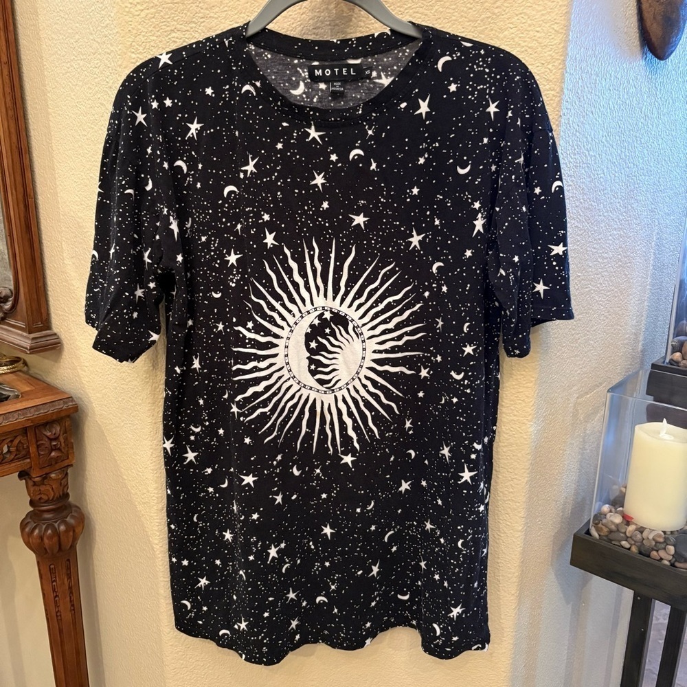 Motel Rocks Black White Sunny Kiss Oversized Cosmos Celestial T-Shirt Size XS